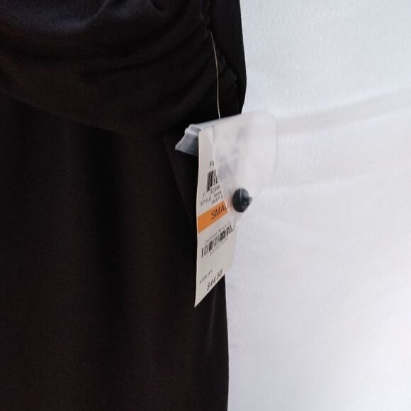 Inc NWT top   - Picture 4 of 4